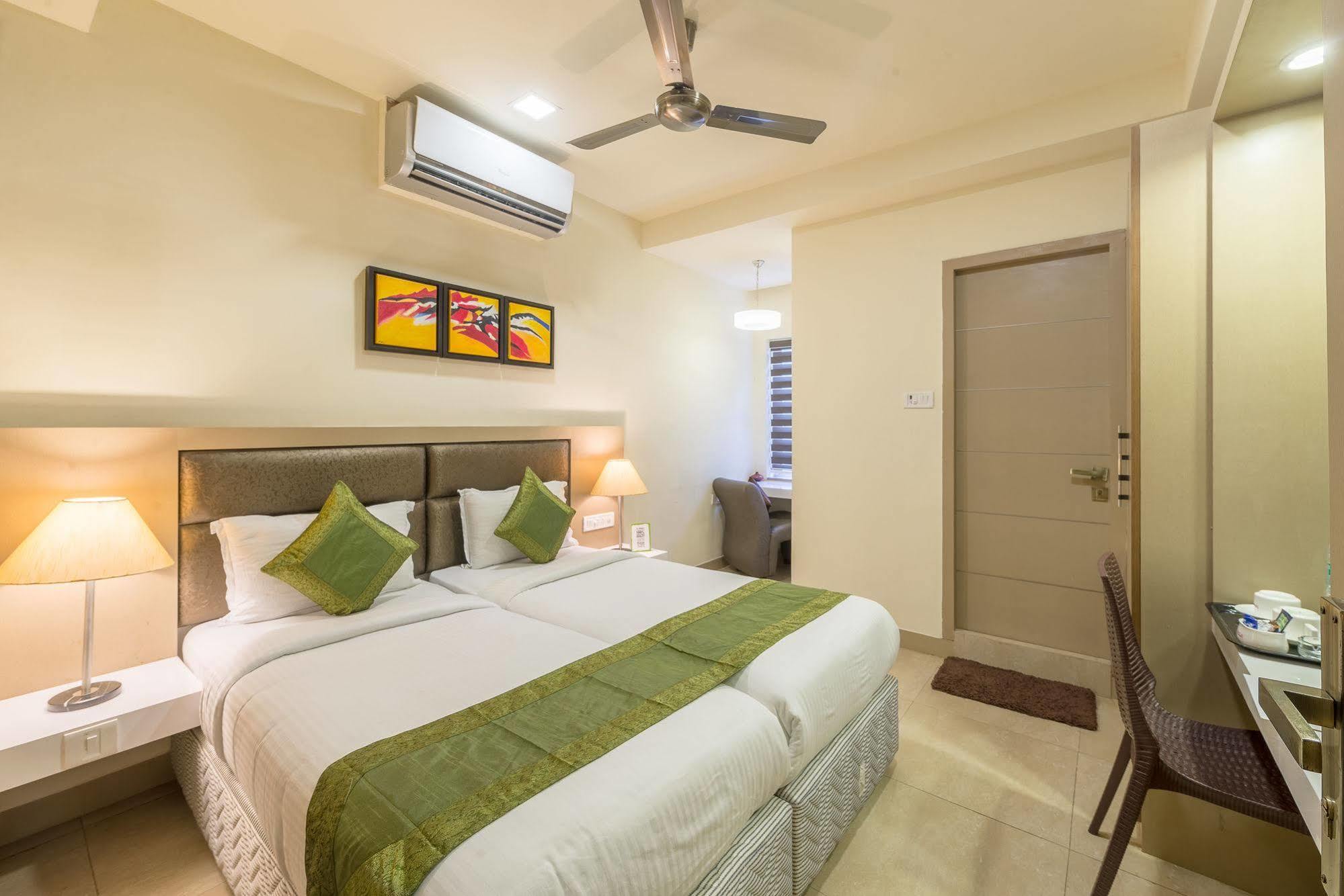 Treebo Nestlay Airport Alandur 3*
